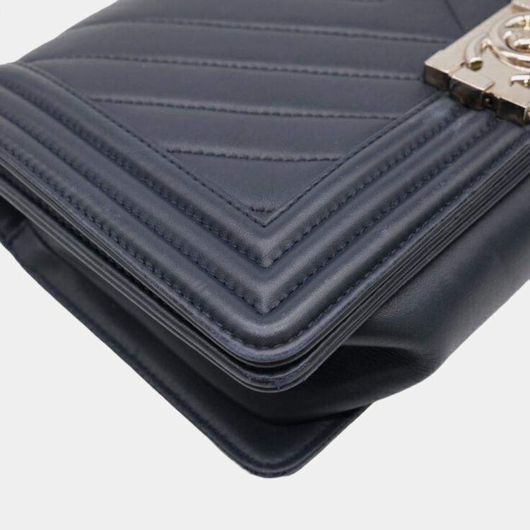 Pre Owned Chanel Navy Blue Lambskin Leather Medium Chevron Boy Shoulder Bag