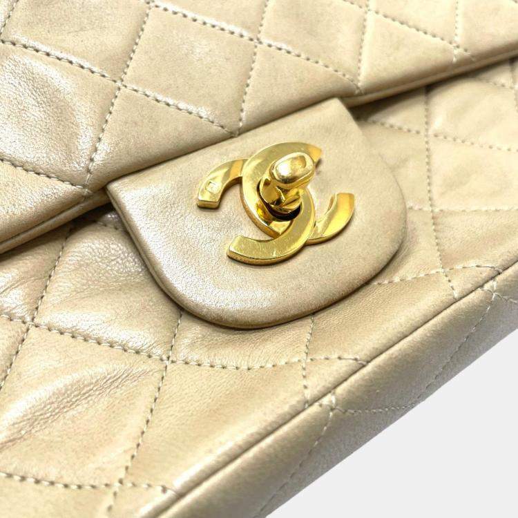 Pre Owned Chanel Beige Leather Medium Classic Double Flap Shoulder Bags