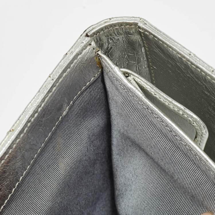 Pre Owned Chanel Silver Quilted Patent Leather Reissue Continental Wallet