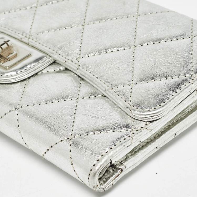 Pre Owned Chanel Silver Quilted Patent Leather Reissue Continental Wallet
