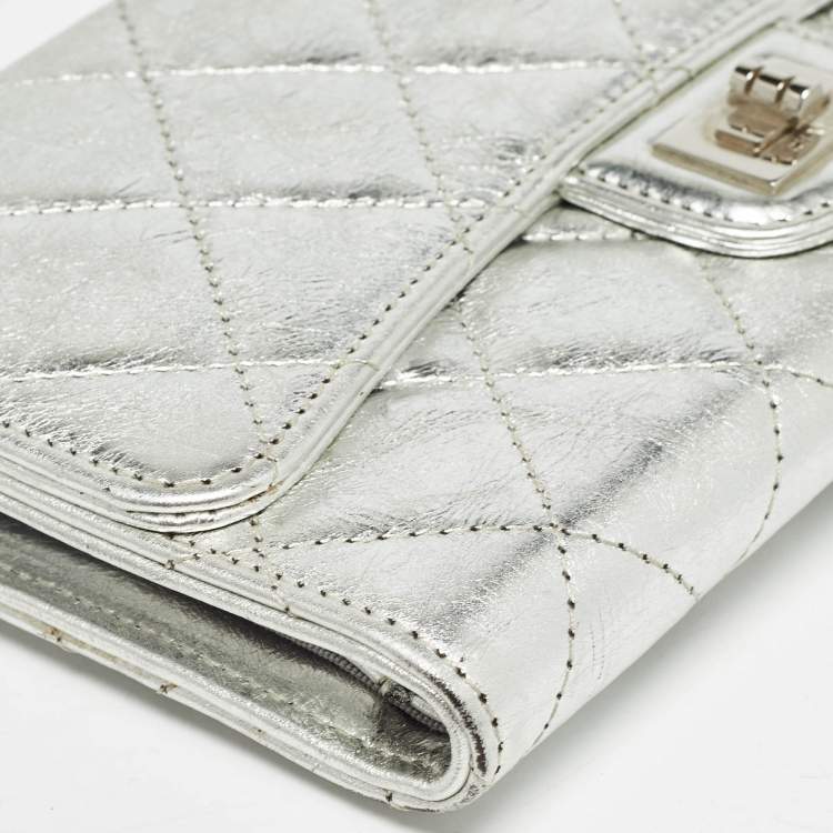 Pre Owned Chanel Silver Quilted Patent Leather Reissue Continental Wallet