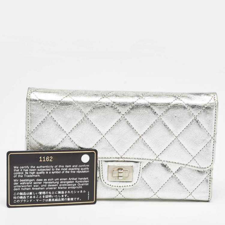 Pre Owned Chanel Silver Quilted Patent Leather Reissue Continental Wallet