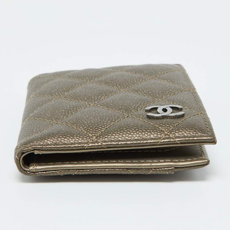 Pre Owned Chanel Metallic Quilted Caviar Leather CC Logo Card Case