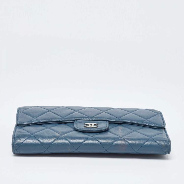 Pre Owned Chanel Blue Quilted Leather Trifold Wallet