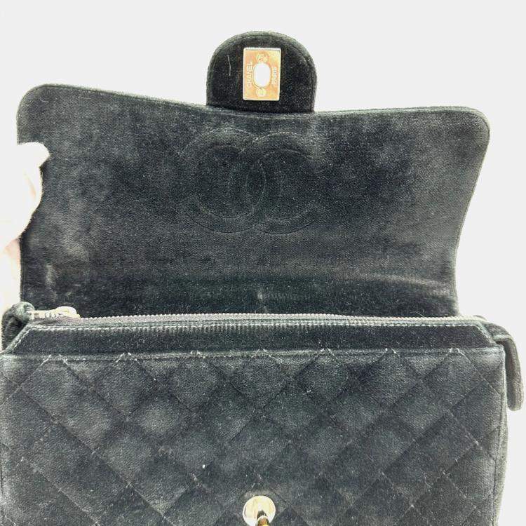 Pre Owned Chanel Black Velvet Matelasse Flap CC Chain Backpack 