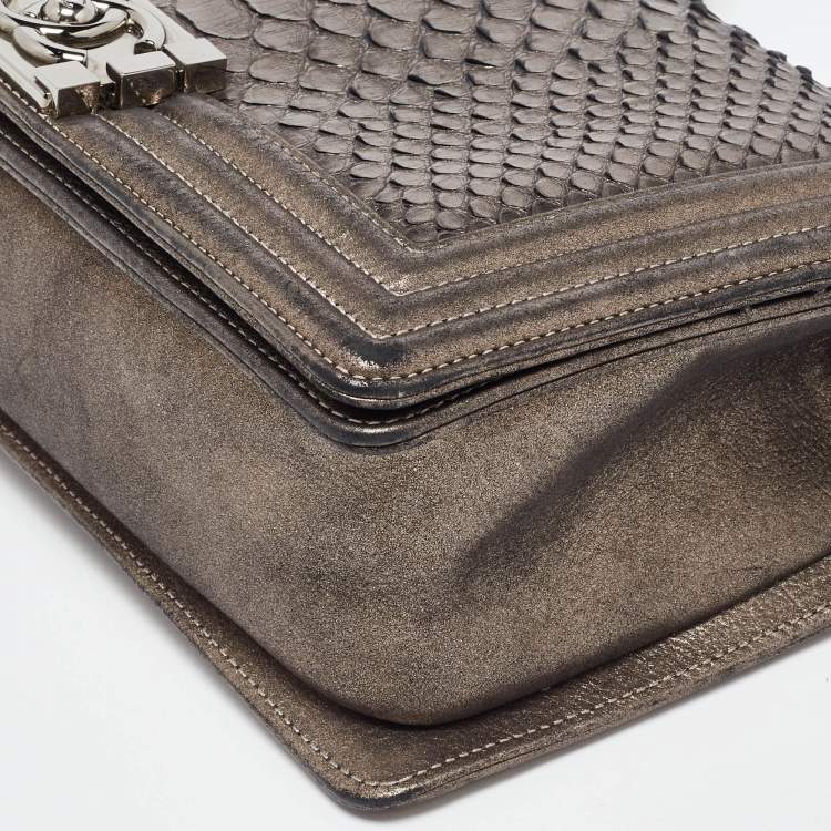 Pre Owned Chanel Metallic Quilted Leather Medium Boy Flap Bag