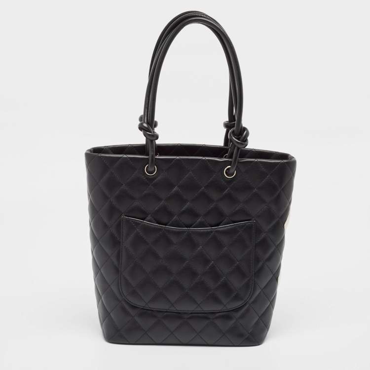 مملوكة مسبقًا Chanel Black/White Quilted Leather Medium Ligne Cambon Bucket Tote