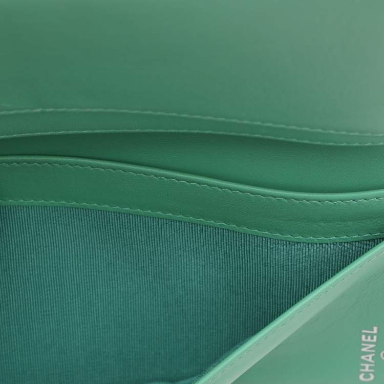 Pre Owned Chanel Green Quilted Patent Leather CC Flap Continental Wallet
