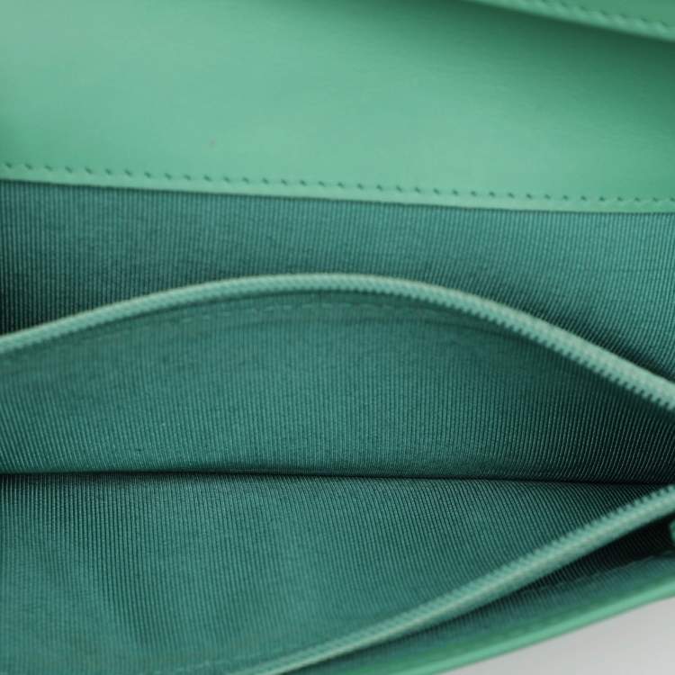Pre Owned Chanel Green Quilted Patent Leather CC Flap Continental Wallet