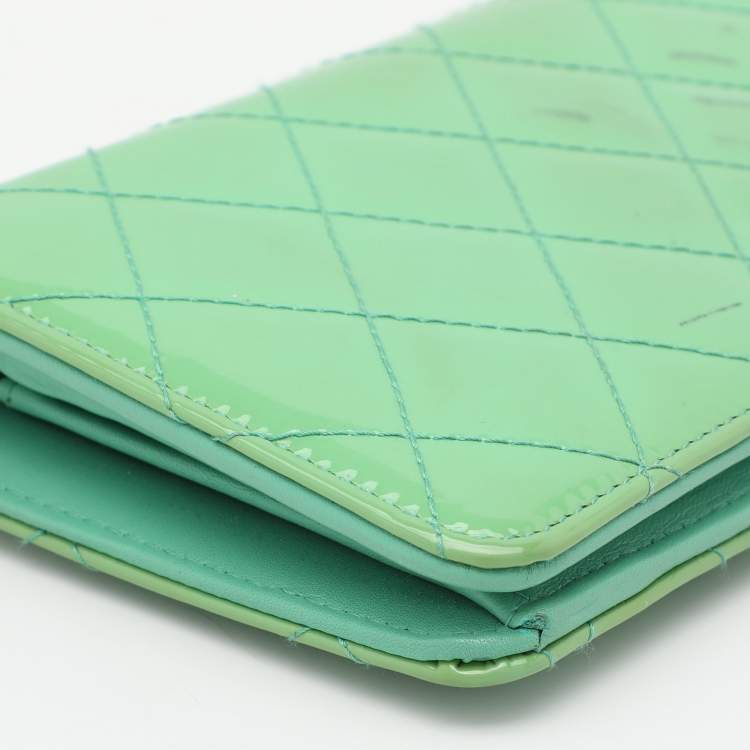 Pre Owned Chanel Green Quilted Patent Leather CC Flap Continental Wallet