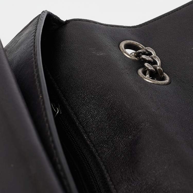Pre Owned Chanel Black Quilted Leather CC Double Compartment Flap Bag
