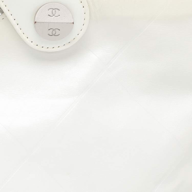 Pre Owned Chanel White Quilted Leather Vintage Bag