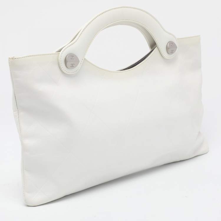 Pre Owned Chanel White Quilted Leather Vintage Bag