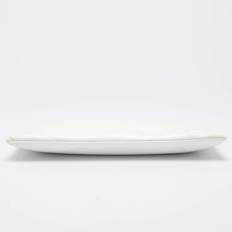 Pre Owned Chanel White Quilted Leather Vintage Bag