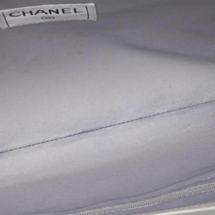 Pre Owned Chanel White Quilted Leather Vintage Bag