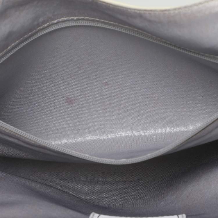 Pre Owned Chanel White Quilted Leather Vintage Bag