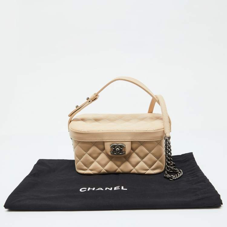 Pre Owned Chanel Beige Quilted Leather Boy Vanity Case Bag