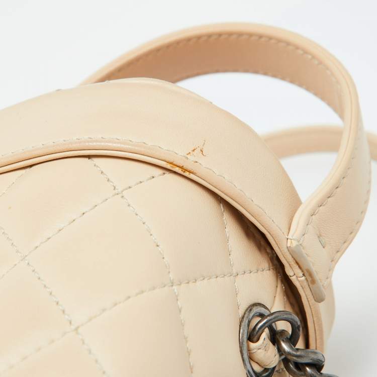 Pre Owned Chanel Beige Quilted Leather Boy Vanity Case Bag