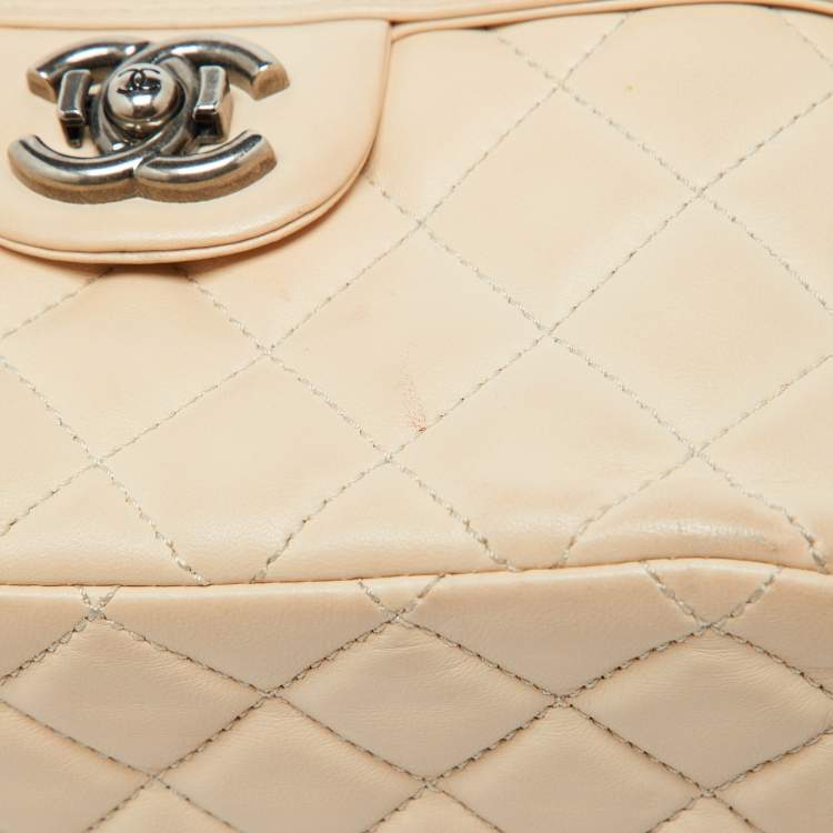 Pre Owned Chanel Beige Quilted Leather Boy Vanity Case Bag