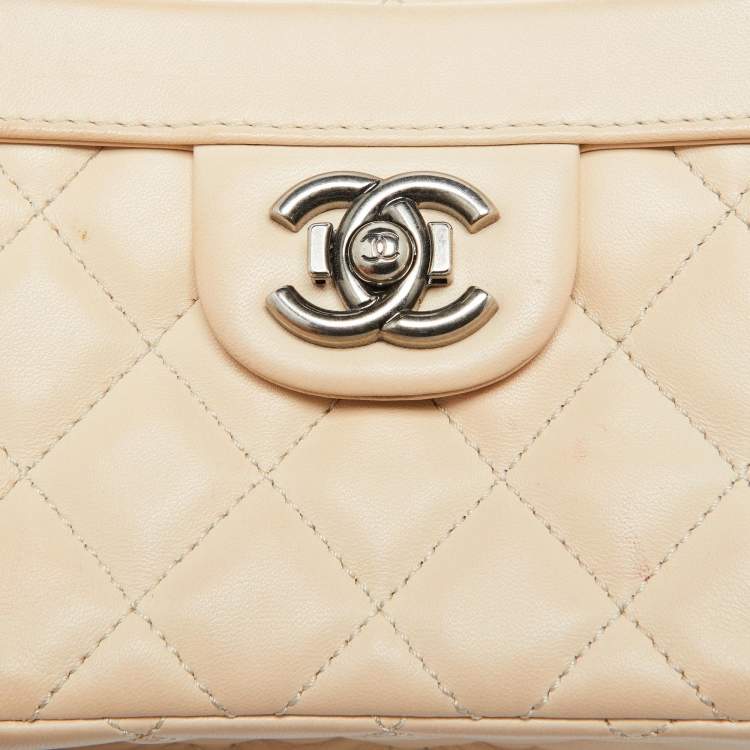 Pre Owned Chanel Beige Quilted Leather Boy Vanity Case Bag