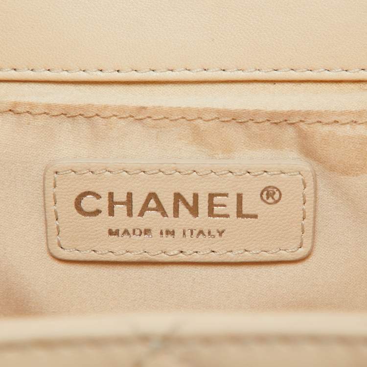 Pre Owned Chanel Beige Quilted Leather Boy Vanity Case Bag