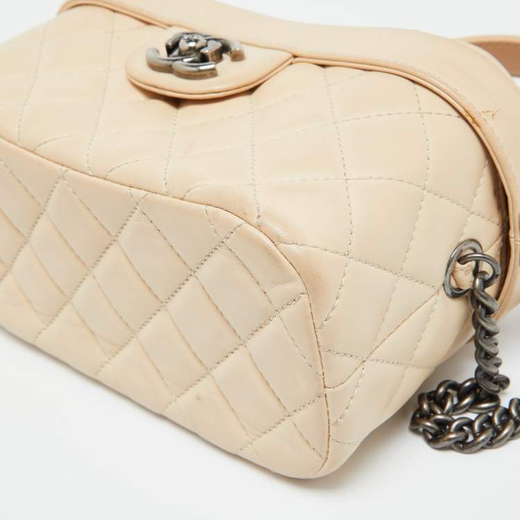 Pre Owned Chanel Beige Quilted Leather Boy Vanity Case Bag