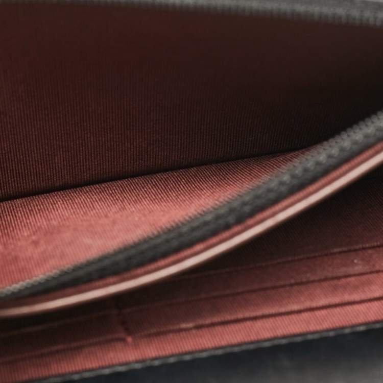 مملوكة مسبقًا Chanel Black Quilted Leather Classic Wallet On Chain