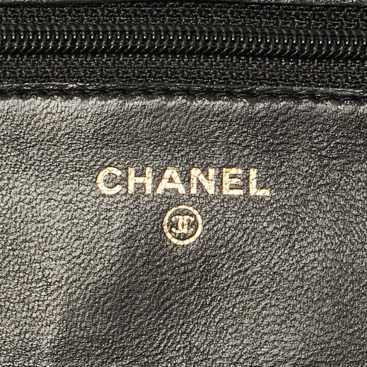 Pre Owned Chanel Black Quilted Leather Classic Wallet On Chain
