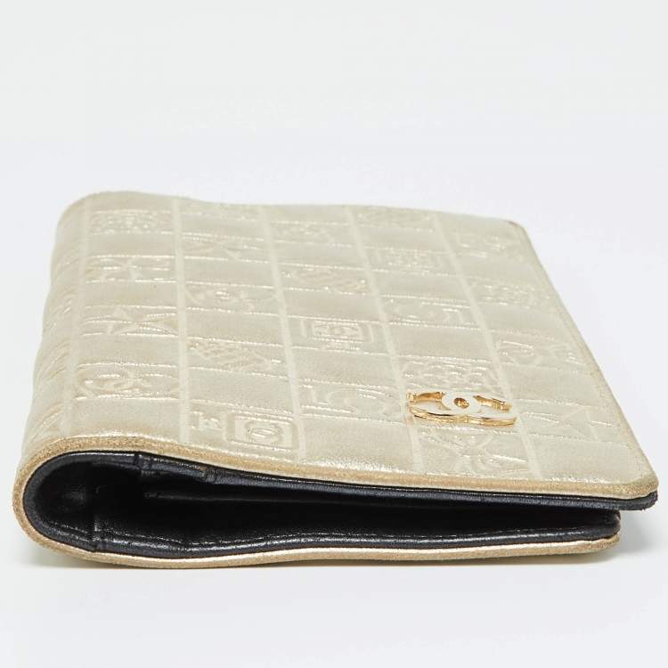 Pre Owned Chanel Gold Charm Icon Leather CC Bifold Wallet