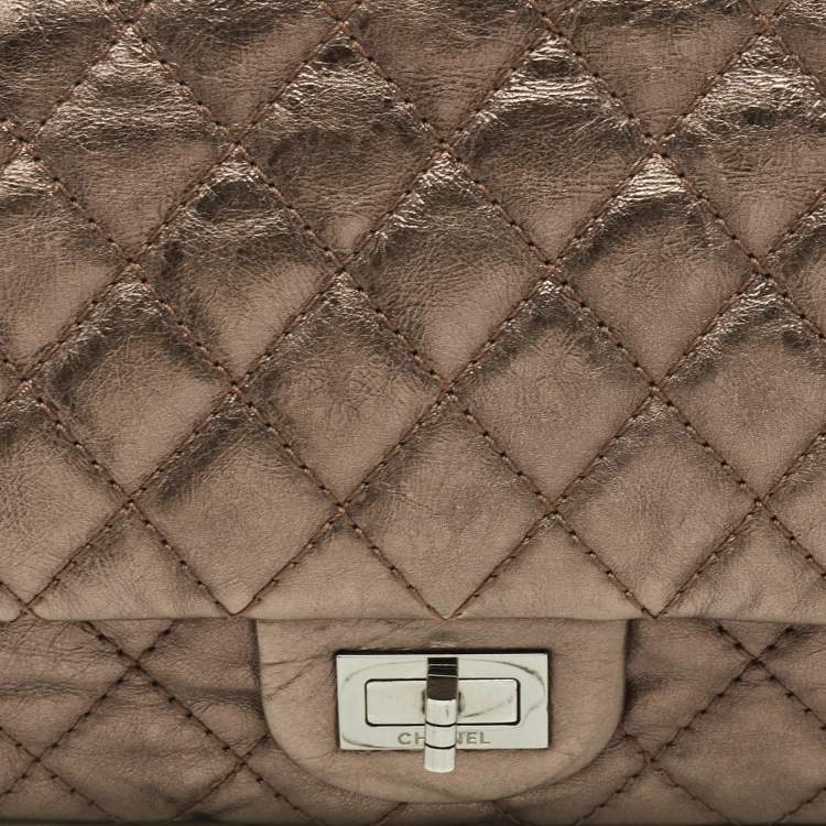 Pre Owned Chanel Metallic Quilted Aged Leather Reissue 2.55 Classic 225 Flap Bag