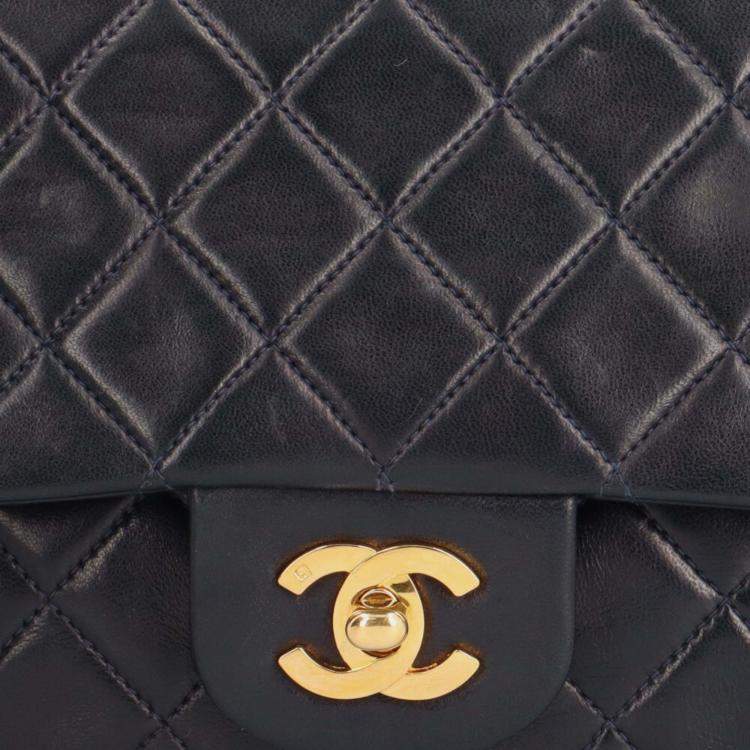 Pre Owned Chanel Black Lambskin Leather Medium Classic Double Flap Shoulder Bag