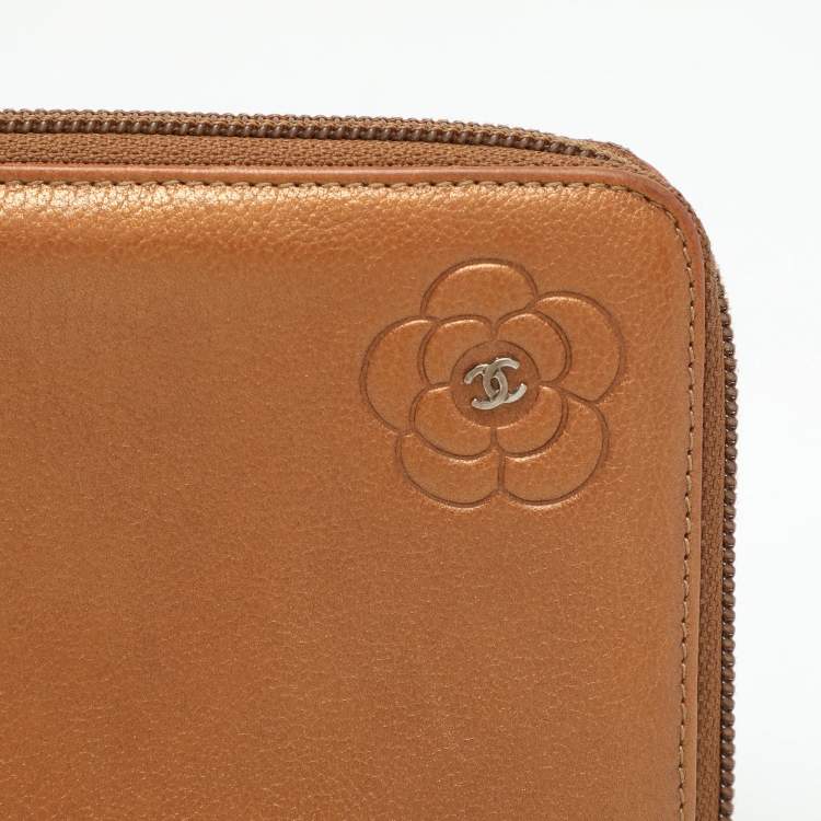 Pre Owned Chanel Brown Leather Camellia Zip Around Wallet