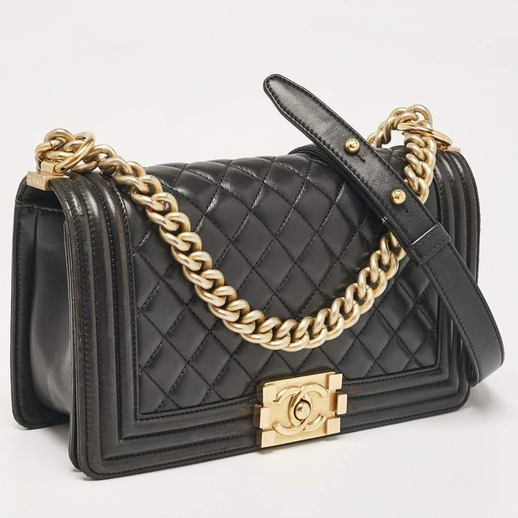 Pre Owned Chanel Black Quilted Leather Medium Boy Flap Bag