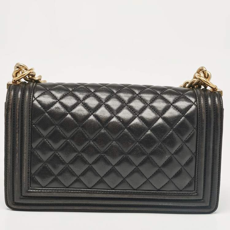 Pre Owned Chanel Black Quilted Leather Medium Boy Flap Bag