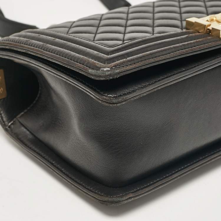 Pre Owned Chanel Black Quilted Leather Medium Boy Flap Bag