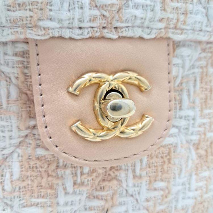 مملوكة مسبقًا Chanel Tweed Top Handle Bag