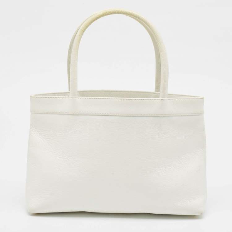 مملوكة مسبقًا Chanel White Caviar Leather CC Tote