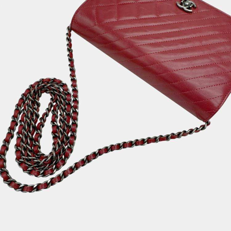 Pre Owned Chanel Red Calf Leather Matelasse Boy Chain Wallet