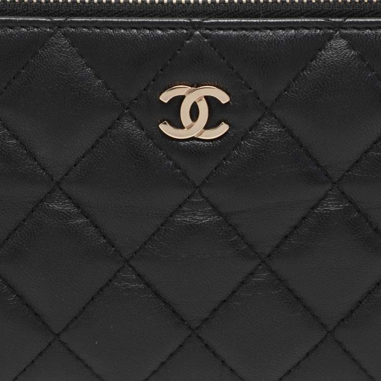 Pre Owned Chanel Black Quilted Leather CC Wallet On Chain