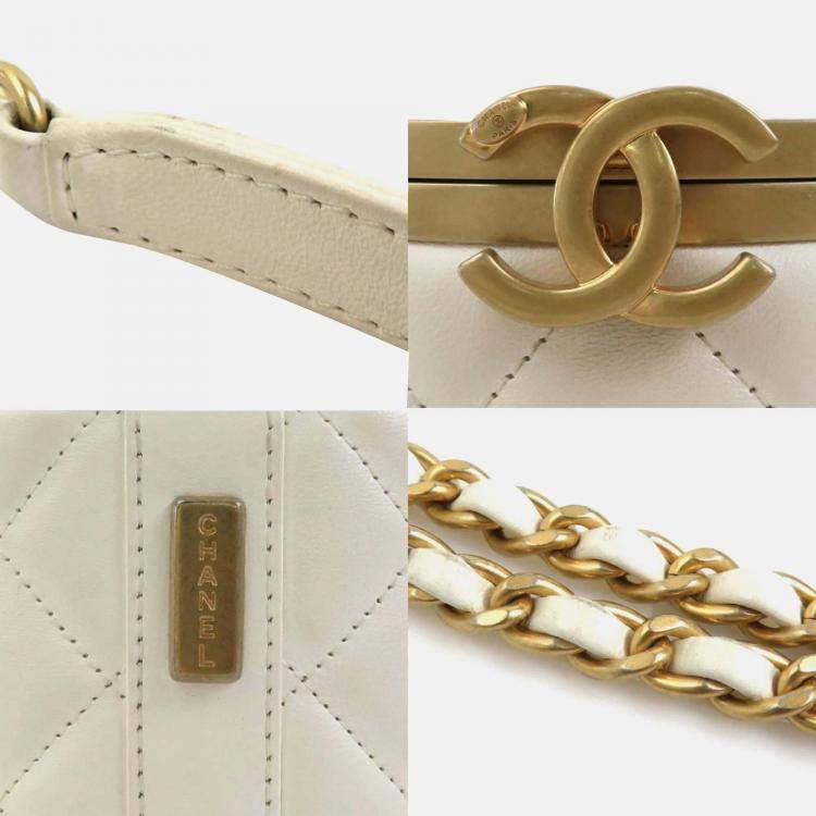 Pre Owned Chanel Off-White Gold Leather Matelasse Shoulder Bag