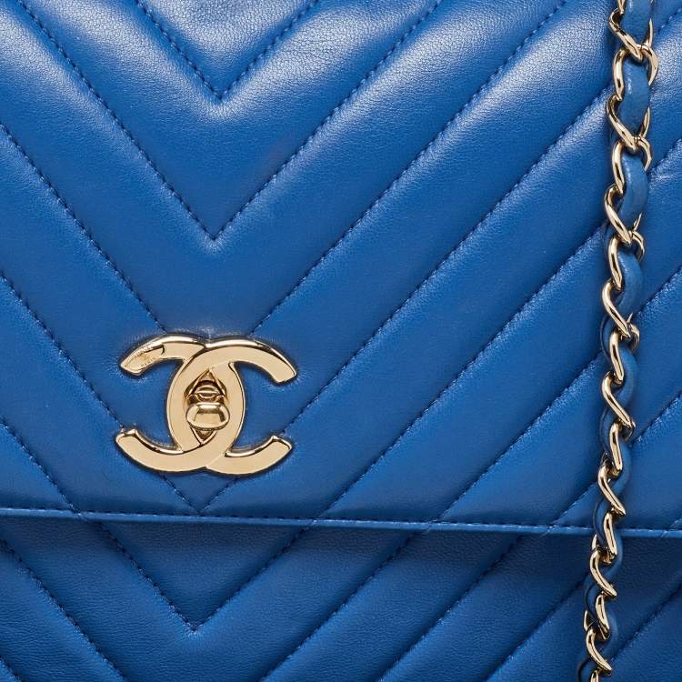 Pre Owned Chanel Blue Chevron Leather Medium Trendy CC Flap Bag