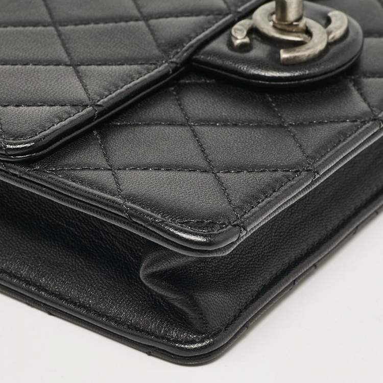 Pre Owned Chanel Black Quilted Leather Chic Pearl Flap Bag