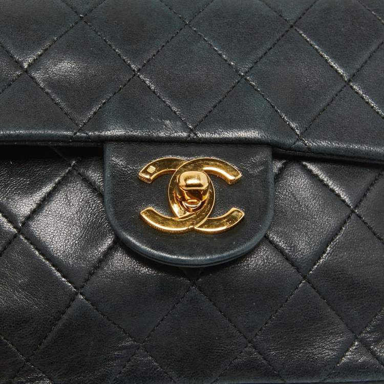 Pre Owned Chanel Black Quilted Leather Vintage Classic Flap Bag