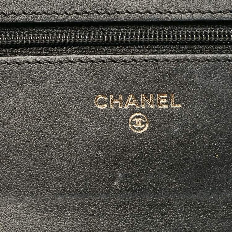 Pre Owned Chanel Black Chevron Caviar Leather Boy Wallet On Chain