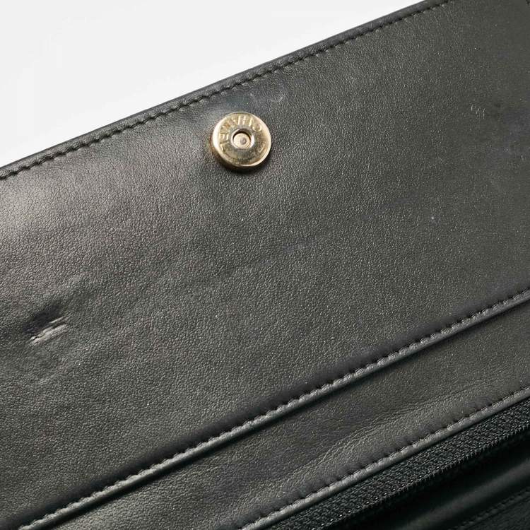 Pre Owned Chanel Black Chevron Caviar Leather Boy Wallet On Chain