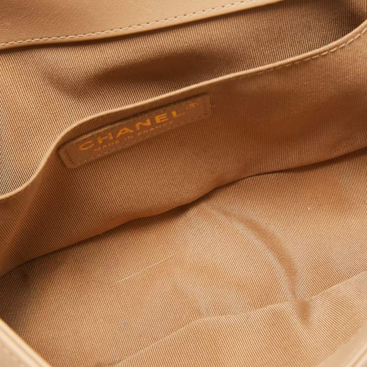 Pre Owned Chanel Beige Quilted Leather Medium Boy Flap Bag