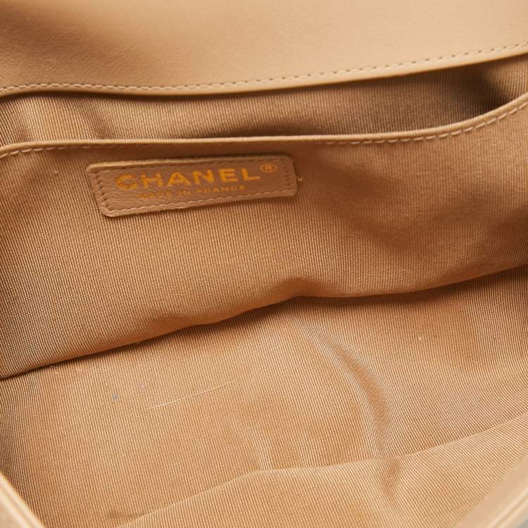 Pre Owned Chanel Beige Quilted Leather Medium Boy Flap Bag