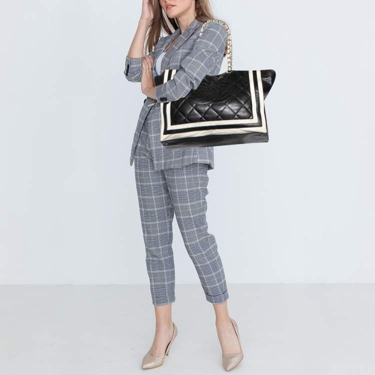 Pre Owned Chanel Black Leather Paris Venice Lido Tote
