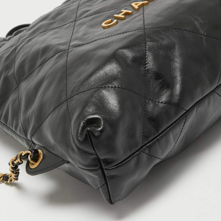 مملوكة مسبقًا Chanel Black Quilted Leather 22 Backpack
