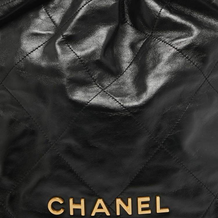 مملوكة مسبقًا Chanel Black Quilted Leather 22 Backpack